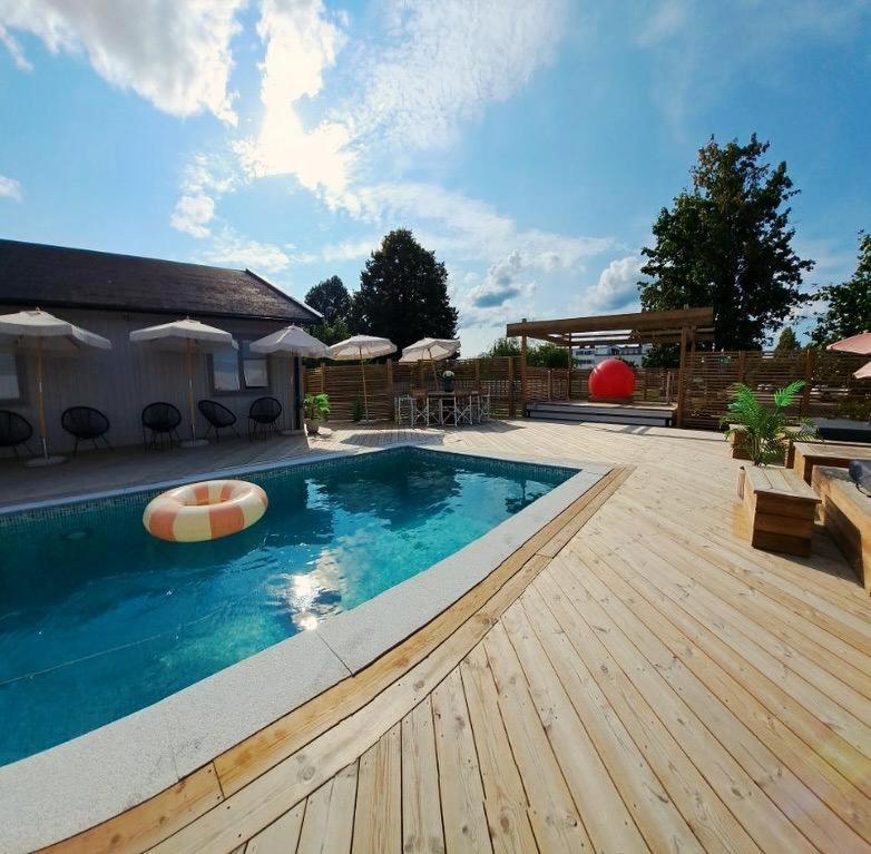 Hotell Gaestis Tierp Exterior photo